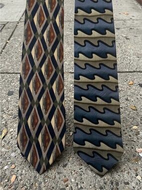 Lot of two Cellini Linea Uomo 100 %Silk Patterned Men's Tie - Blue, Brown, Green
